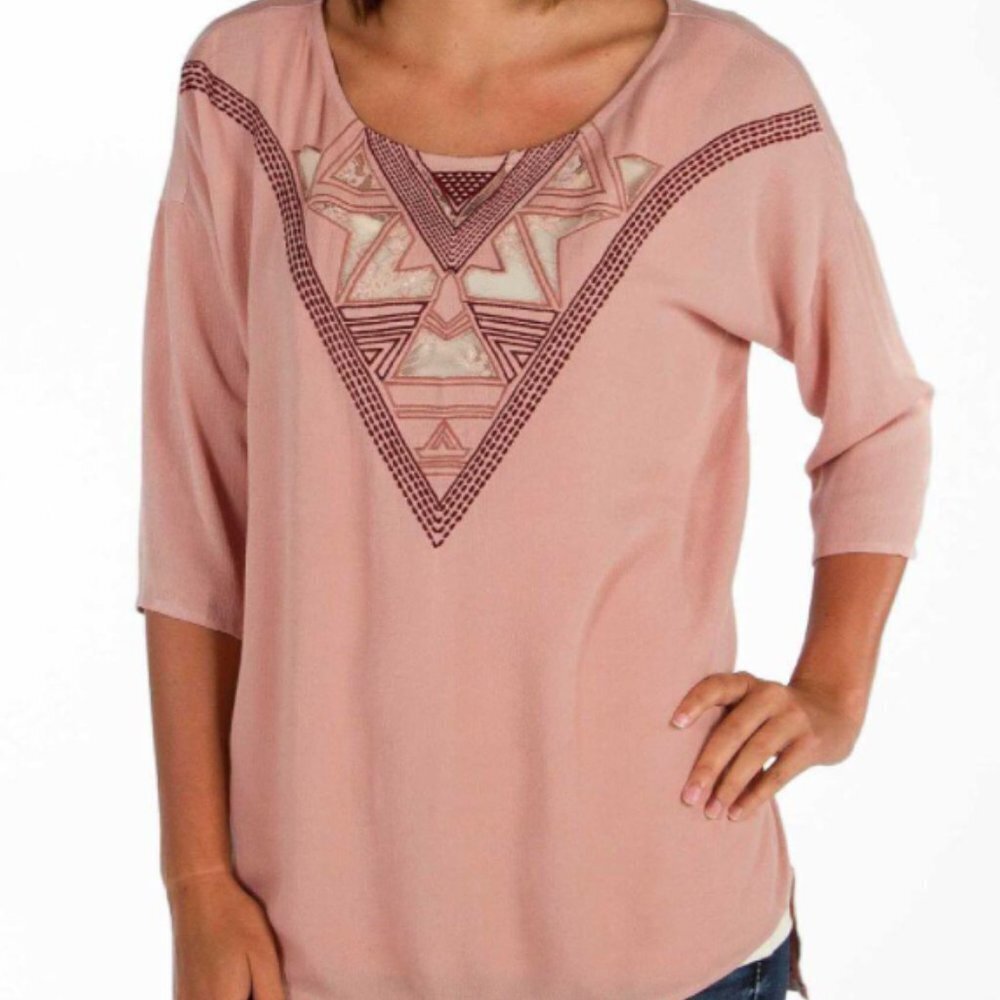 GIMMICKS by BKE Women's Embroidered Top - Medium